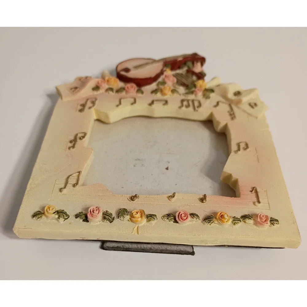 VTG 3D‎ Rustic Banjo & Roses Picture Frame Resin Music Notes Shabby Chic Pastel